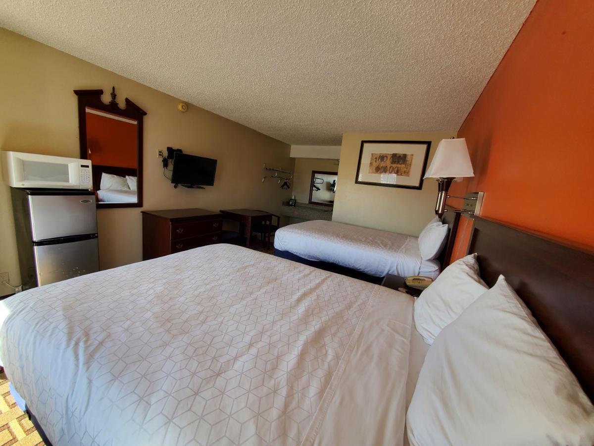 Relax Inn Henryetta Екстериор снимка