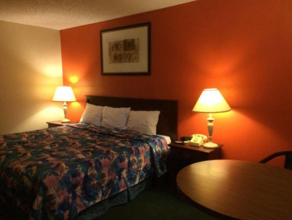 Relax Inn Henryetta Екстериор снимка